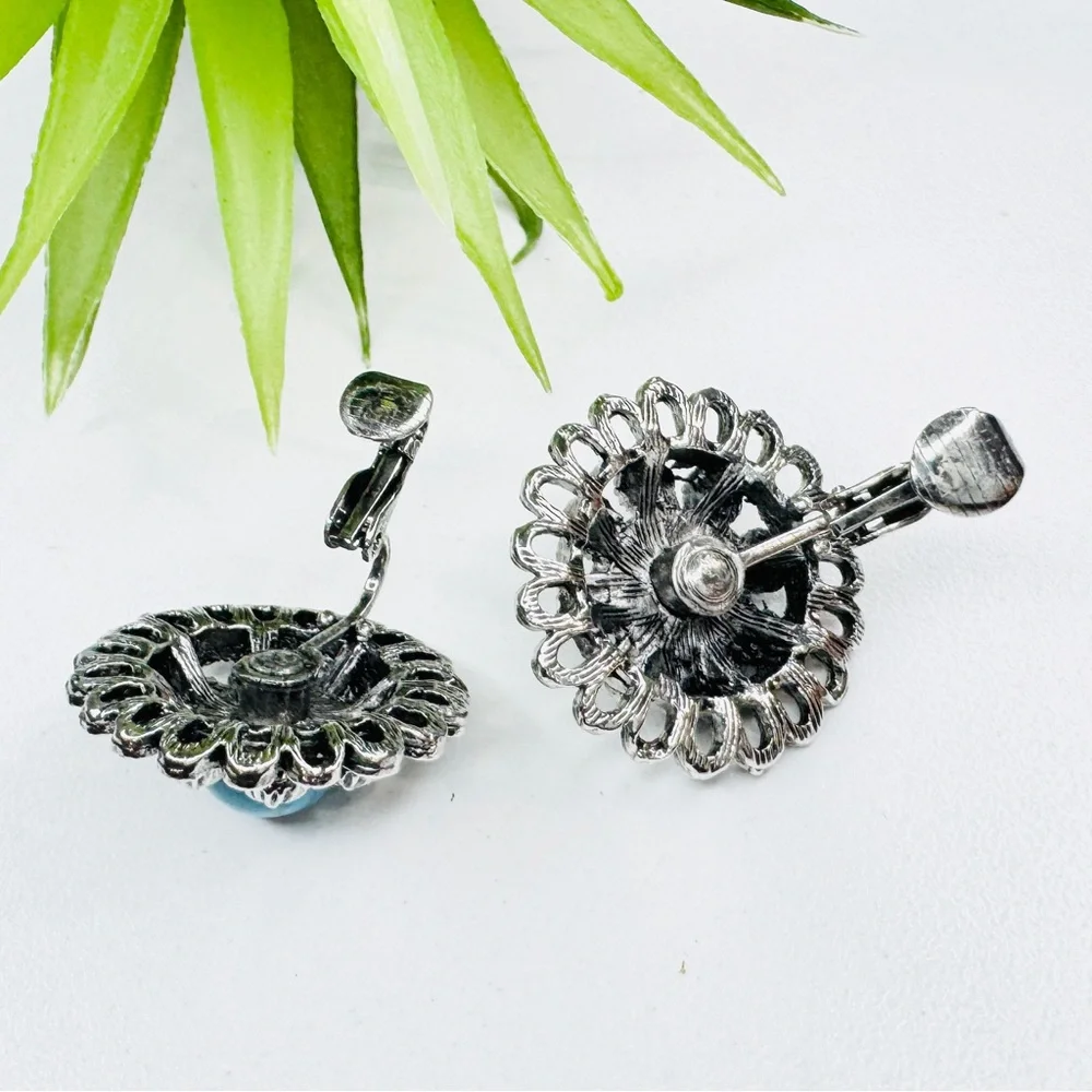 Vintage 70s Dark Faux Turquoise Medallion Antique Silver Tone Clip On Earrings